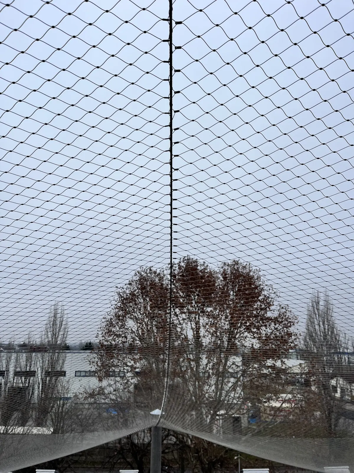 Dekra Tic telephelyén védőháló felszerelése — 3