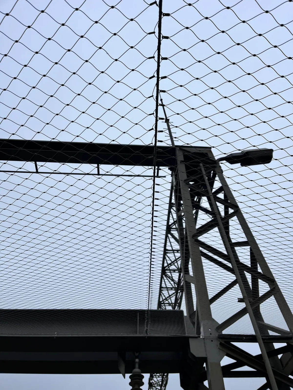Dekra Tic telephelyén védőháló felszerelése — 6