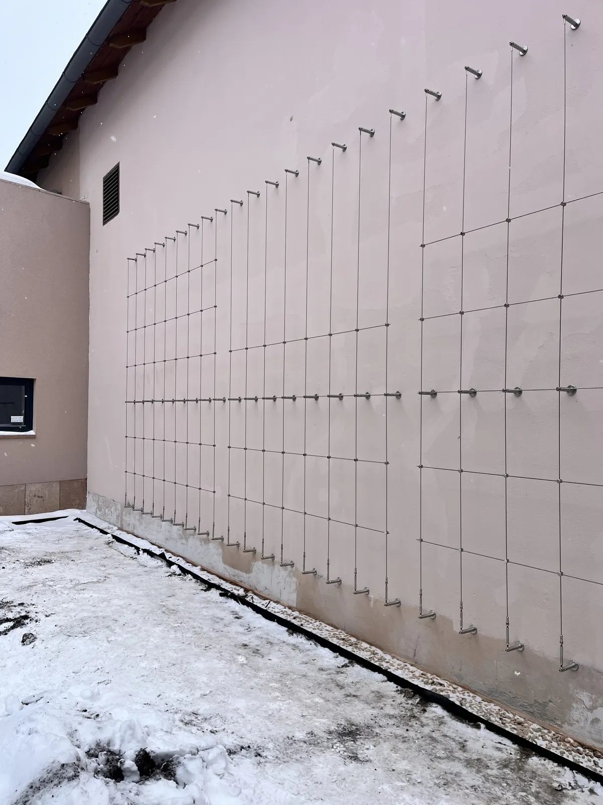 Gödöllő Városháza növényfuttató rendszer — 5